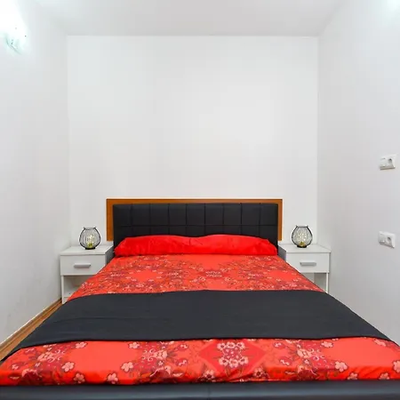 Apartment Fuer 6 Personen Ca 52 Qm In Pula, Istrien Istrische Riviera *